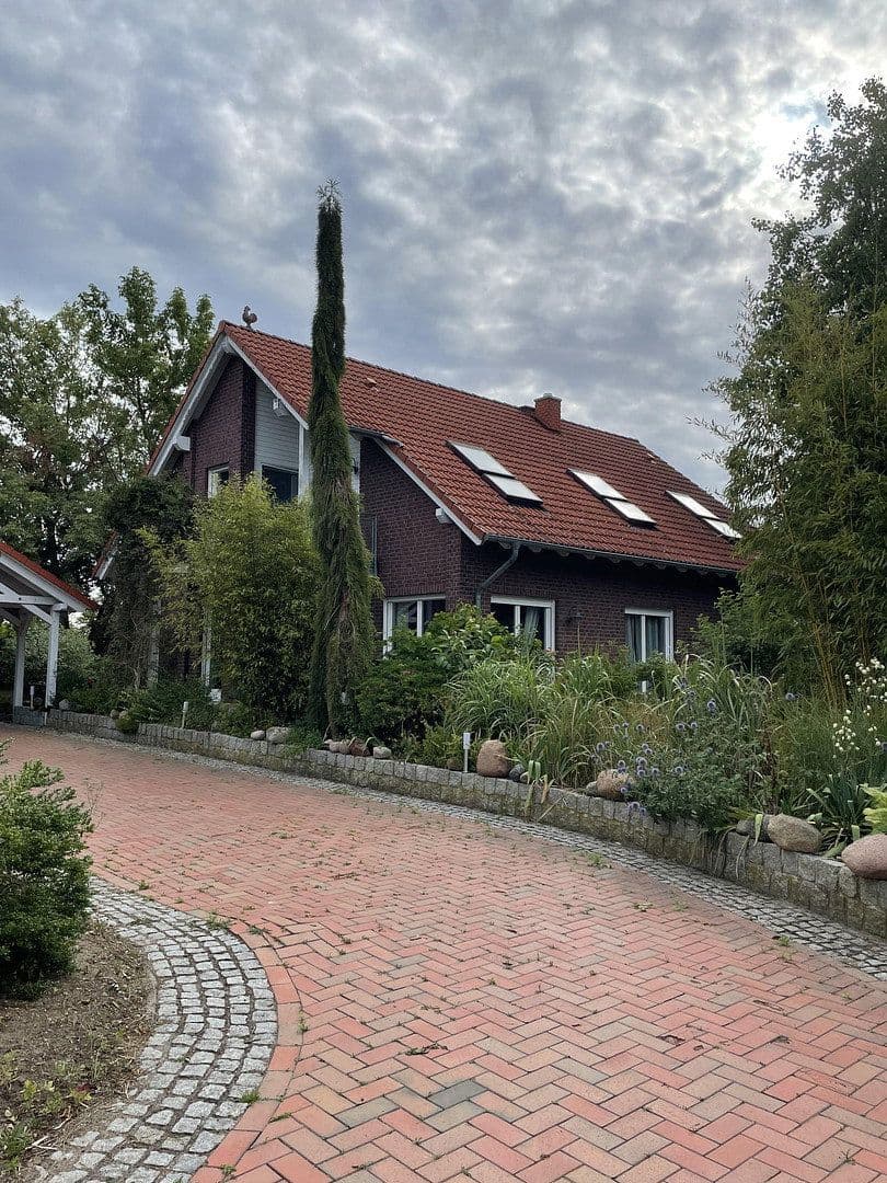 Prodej domu 180 m², pozemek 1.560 m², Müncheberg, Braniborsko Prodej domu 180 m², pozemek 1.560 m², Müncheberg, Braniborsko