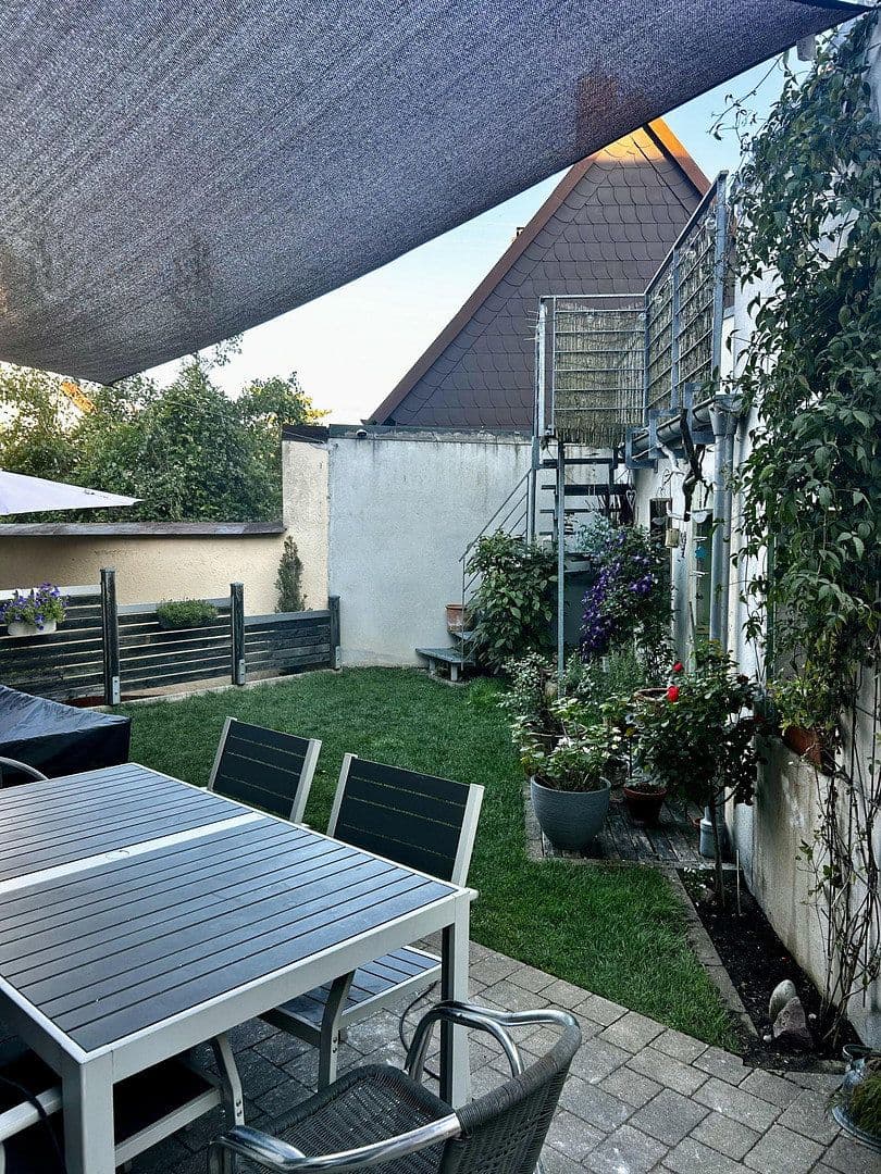 Prodej domu 190 m², pozemek 326 m², Karlsruhe, Bádensko-Württembersko Prodej domu 190 m², pozemek 326 m², Karlsruhe, Bádensko-Württembersko