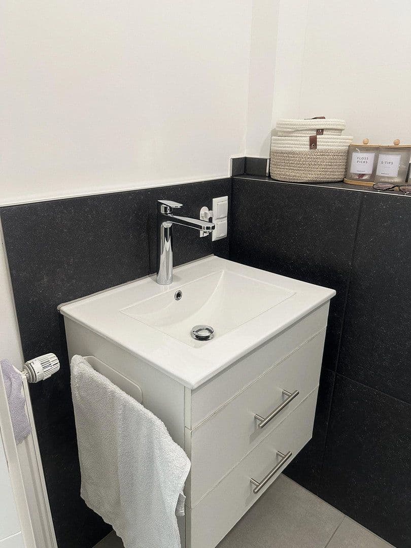 Pronájem bytu 2+1 40 m², Steuerwalder Straße 90, Hildesheim, Dolní Sasko Pronájem bytu 2+1 40 m², Steuerwalder Straße 90, Hildesheim, Dolní Sasko