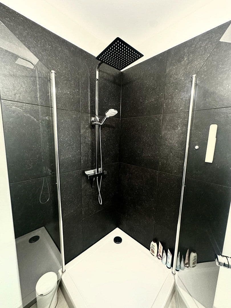 Pronájem bytu 2+1 40 m², Steuerwalder Straße 90, Hildesheim, Dolní Sasko Pronájem bytu 2+1 40 m², Steuerwalder Straße 90, Hildesheim, Dolní Sasko