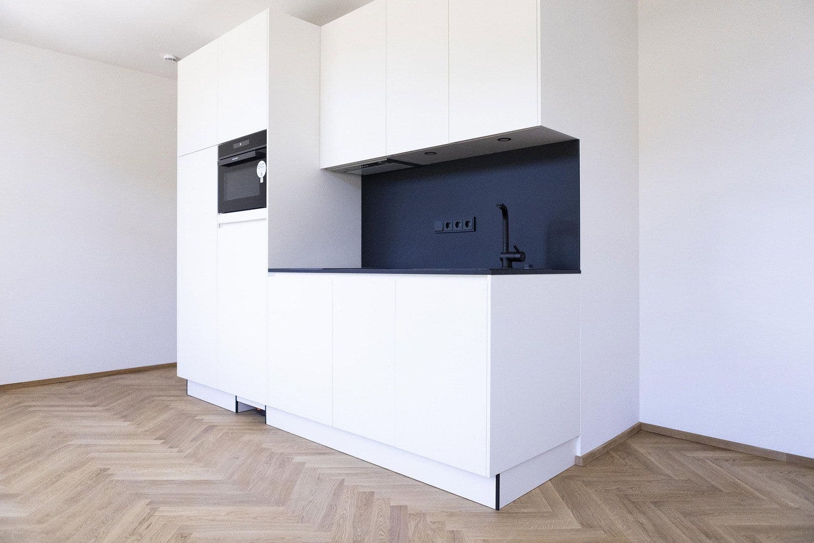 Pronájem bytu 1+1 39 m², Eisenbahnstr. 21, Waldshut-Tiengen, Bádensko-Württembersko Pronájem bytu 1+1 39 m², Eisenbahnstr. 21, Waldshut-Tiengen, Bádensko-Württembersko