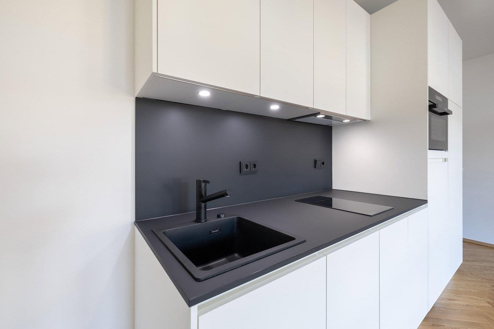 Pronájem bytu 1+1 39 m², Eisenbahnstr. 21, Waldshut-Tiengen, Bádensko-Württembersko Pronájem bytu 1+1 39 m², Eisenbahnstr. 21, Waldshut-Tiengen, Bádensko-Württembersko