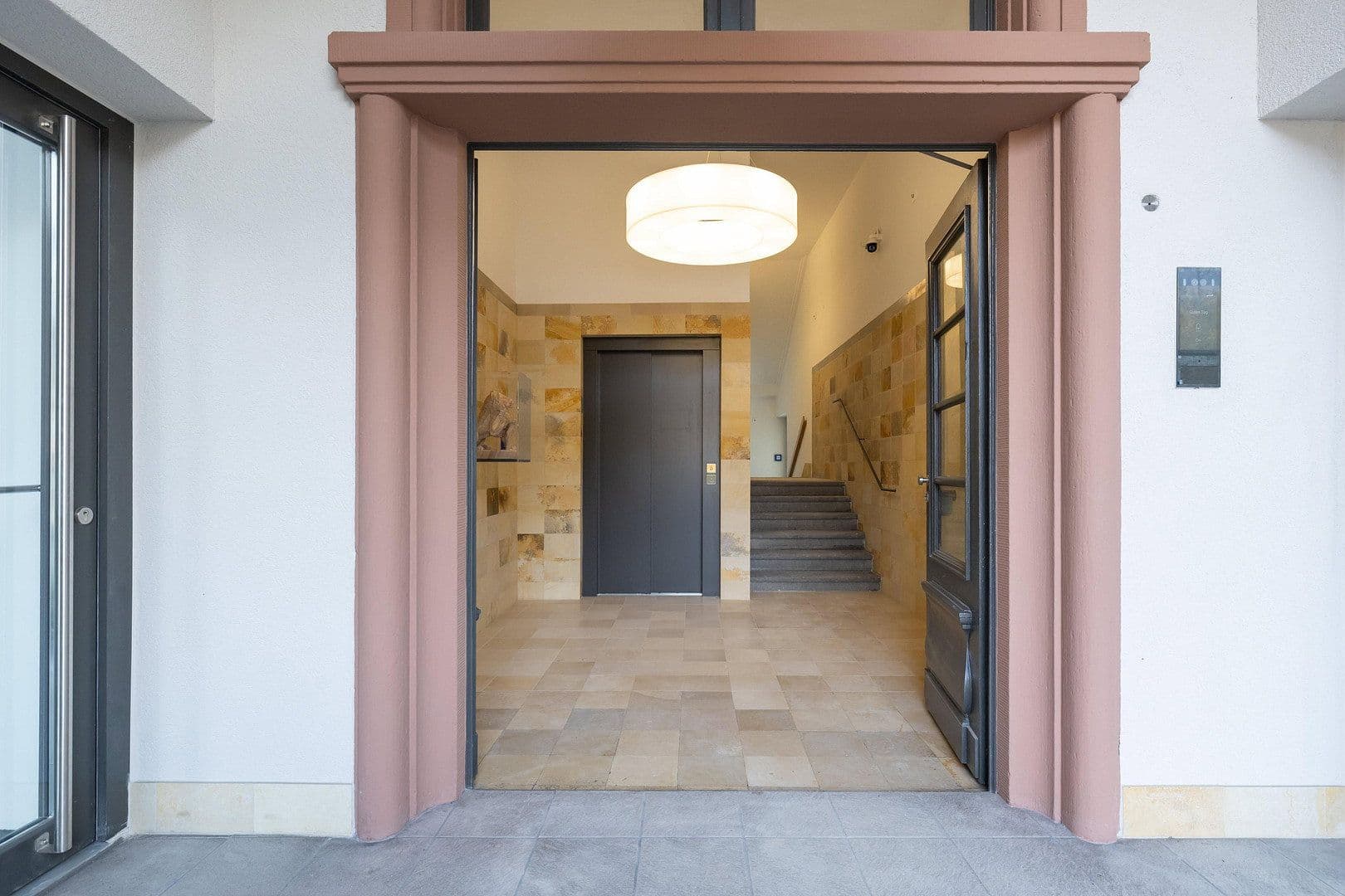 Pronájem bytu 1+1 39 m², Eisenbahnstr. 21, Waldshut-Tiengen, Bádensko-Württembersko Pronájem bytu 1+1 39 m², Eisenbahnstr. 21, Waldshut-Tiengen, Bádensko-Württembersko