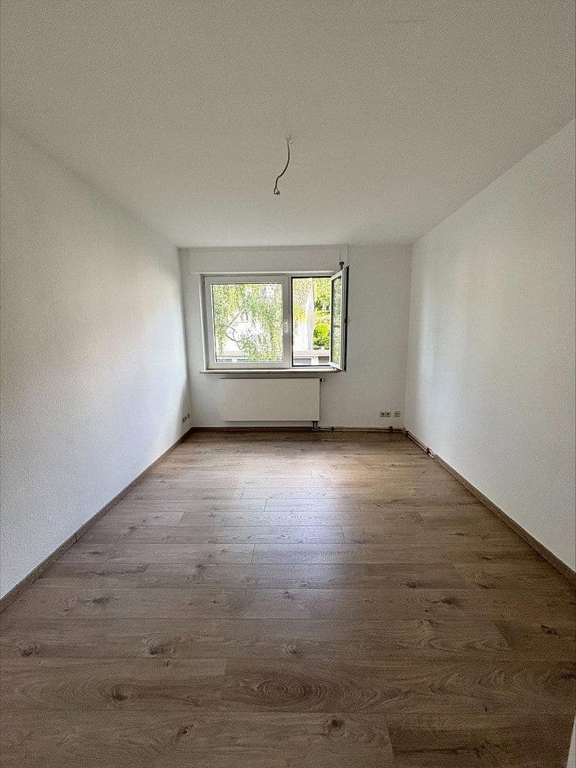 Pronájem bytu 3+1 64 m², Stuttgart, Bádensko-Württembersko Pronájem bytu 3+1 64 m², Stuttgart, Bádensko-Württembersko