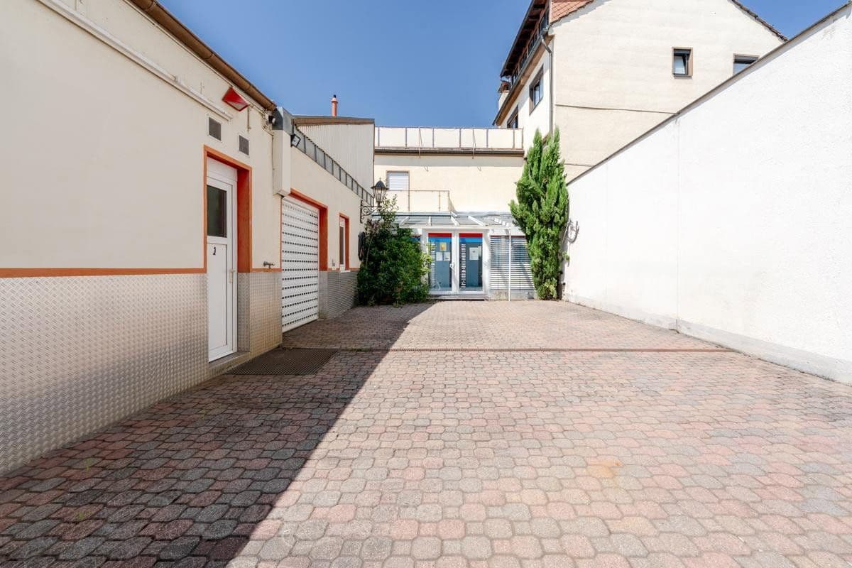Pronájem nebytového prostoru 615 m², Winzingerstraße 37, Neustadt an der Weinstraße, Porýní-Falc Pronájem nebytového prostoru 615 m², Winzingerstraße 37, Neustadt an der Weinstraße, Porýní-Falc