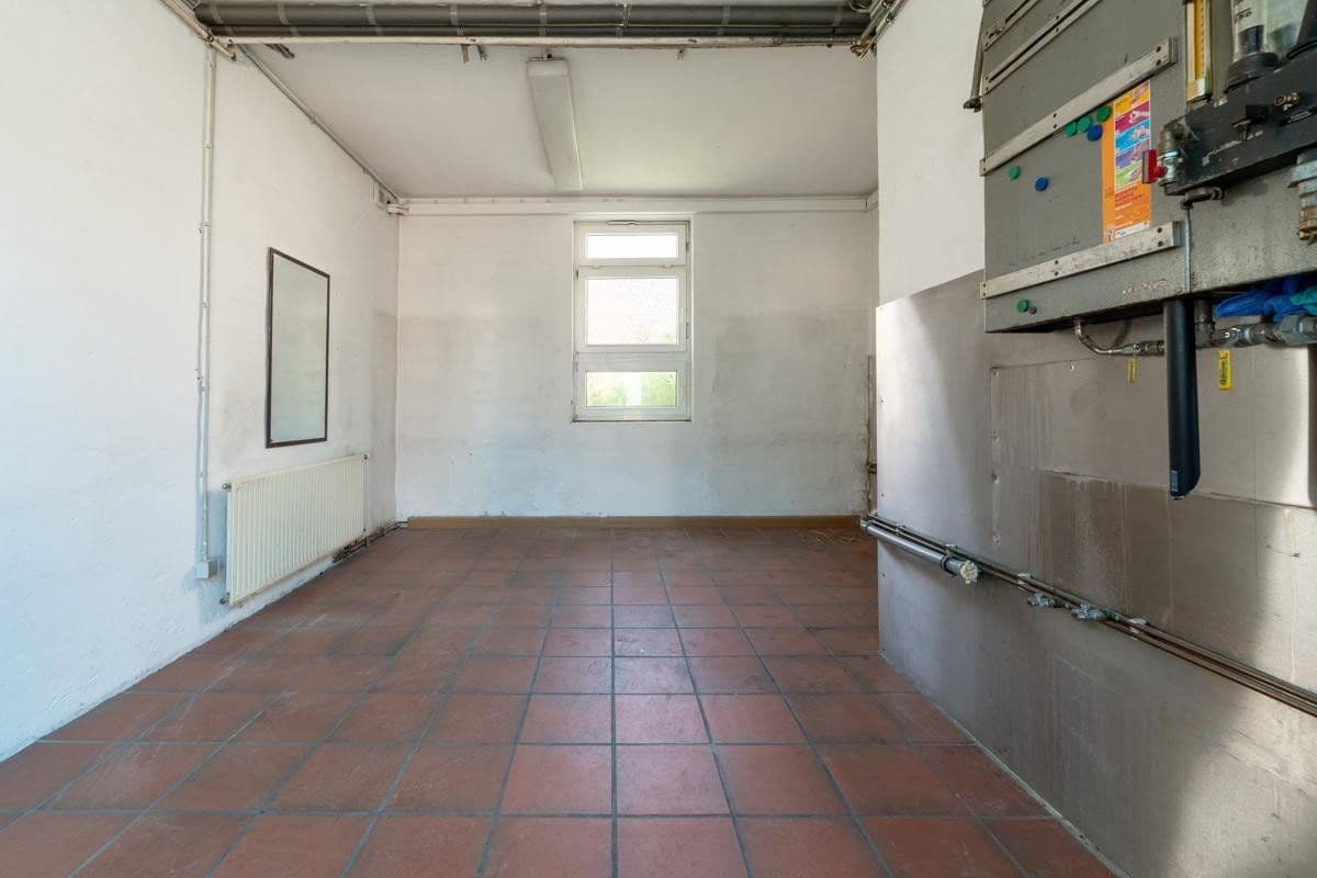 Pronájem nebytového prostoru 615 m², Winzingerstraße 37, Neustadt an der Weinstraße, Porýní-Falc Pronájem nebytového prostoru 615 m², Winzingerstraße 37, Neustadt an der Weinstraße, Porýní-Falc