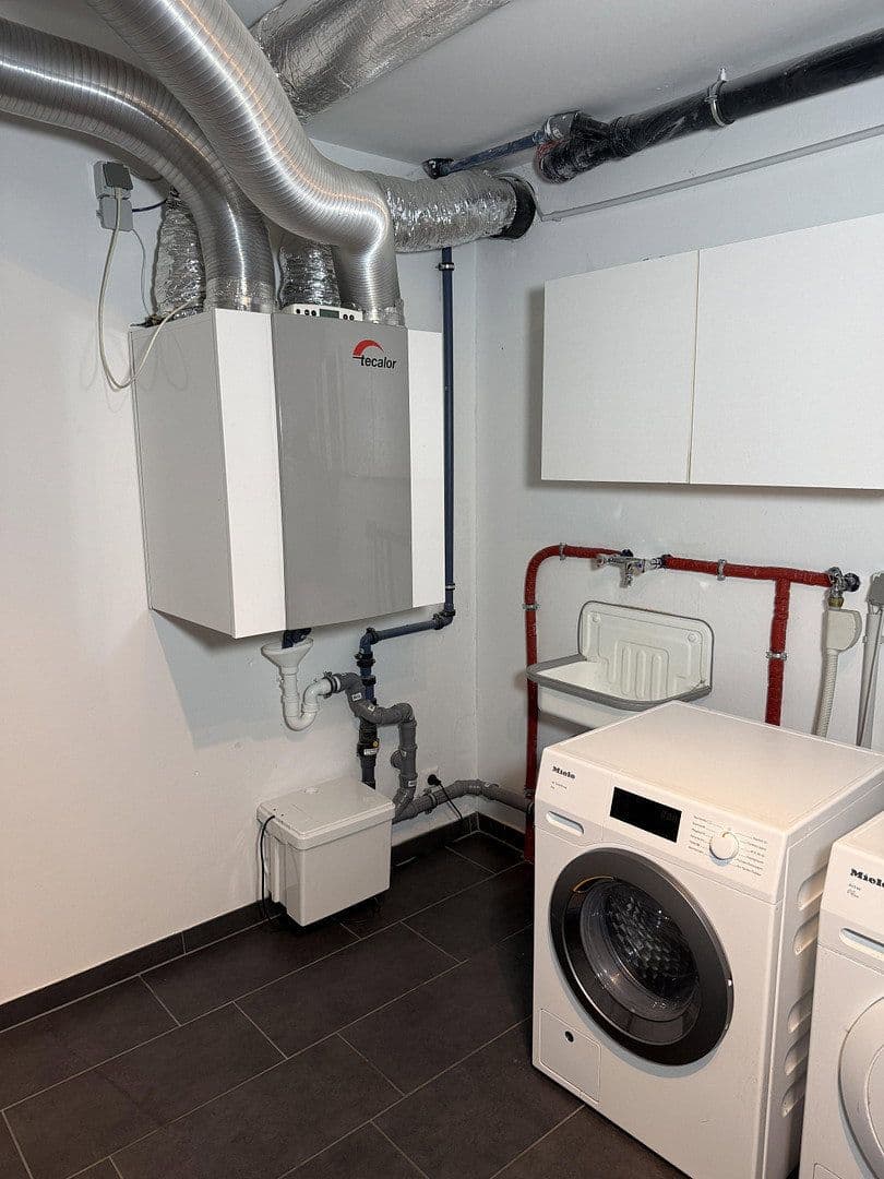 Prodej domu 141 m², pozemek 704 m², Oberhausen, Severní Porýní-Vestfálsko Prodej domu 141 m², pozemek 704 m², Oberhausen, Severní Porýní-Vestfálsko