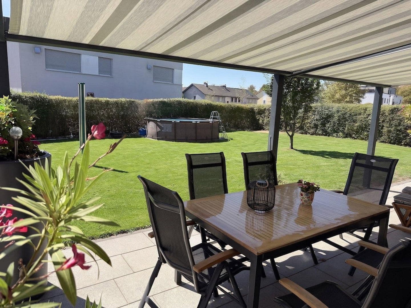 Prodej domu 141 m², pozemek 704 m², Oberhausen, Severní Porýní-Vestfálsko Prodej domu 141 m², pozemek 704 m², Oberhausen, Severní Porýní-Vestfálsko