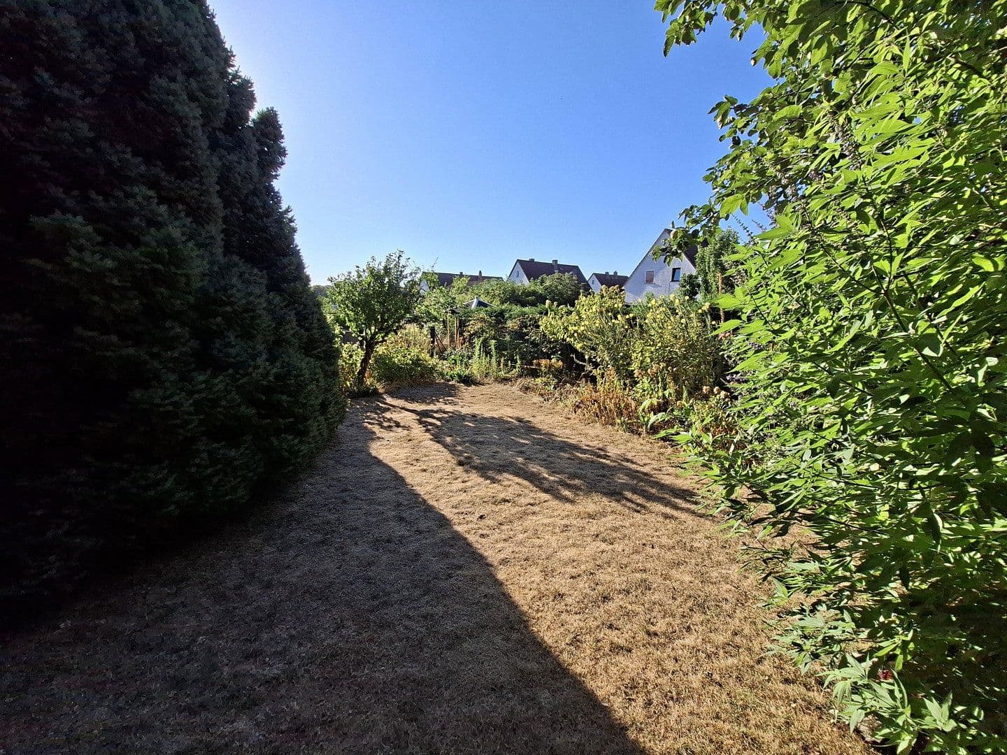 Prodej domu 150 m², pozemek 868 m², Sudetenstraße 14, Bruchköbel, Hessen Prodej domu 150 m², pozemek 868 m², Sudetenstraße 14, Bruchköbel, Hessen