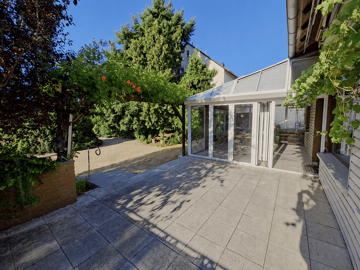 Prodej domu 150 m², pozemek 868 m², Sudetenstraße 14, Bruchköbel, Hessen Prodej domu 150 m², pozemek 868 m², Sudetenstraße 14, Bruchköbel, Hessen