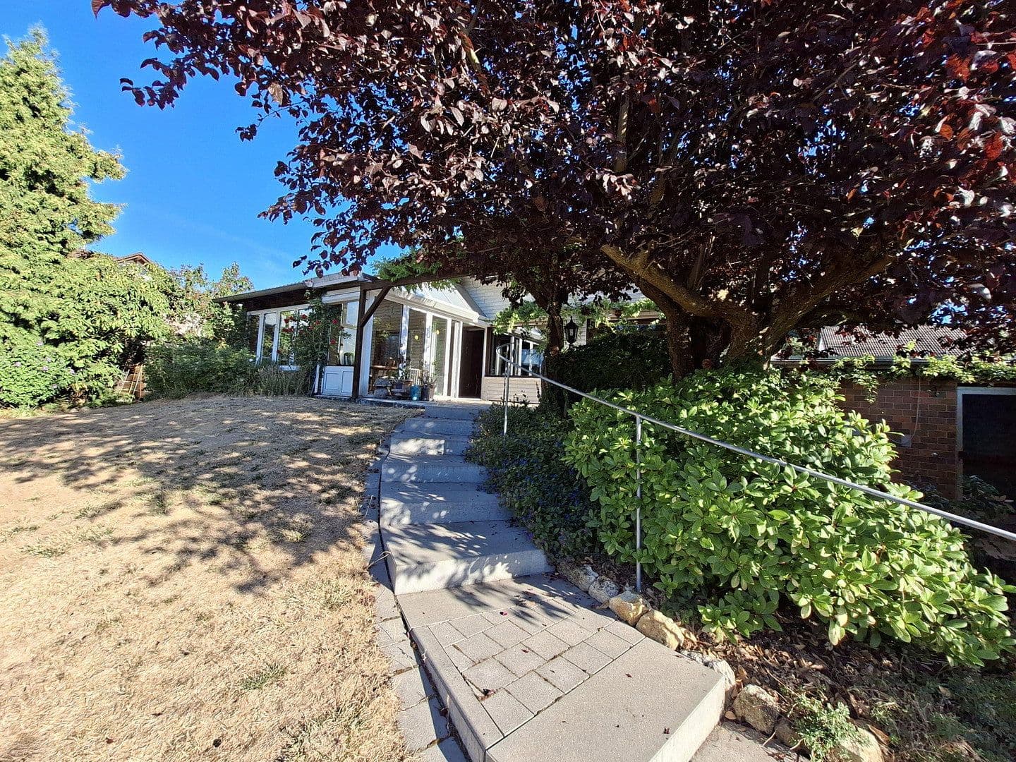 Prodej domu 150 m², pozemek 868 m², Sudetenstraße 14, Bruchköbel, Hessen Prodej domu 150 m², pozemek 868 m², Sudetenstraße 14, Bruchköbel, Hessen