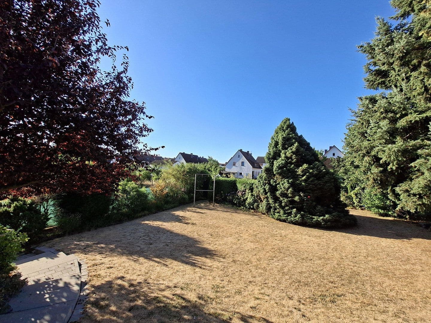 Prodej domu 150 m², pozemek 868 m², Sudetenstraße 14, Bruchköbel, Hessen Prodej domu 150 m², pozemek 868 m², Sudetenstraße 14, Bruchköbel, Hessen