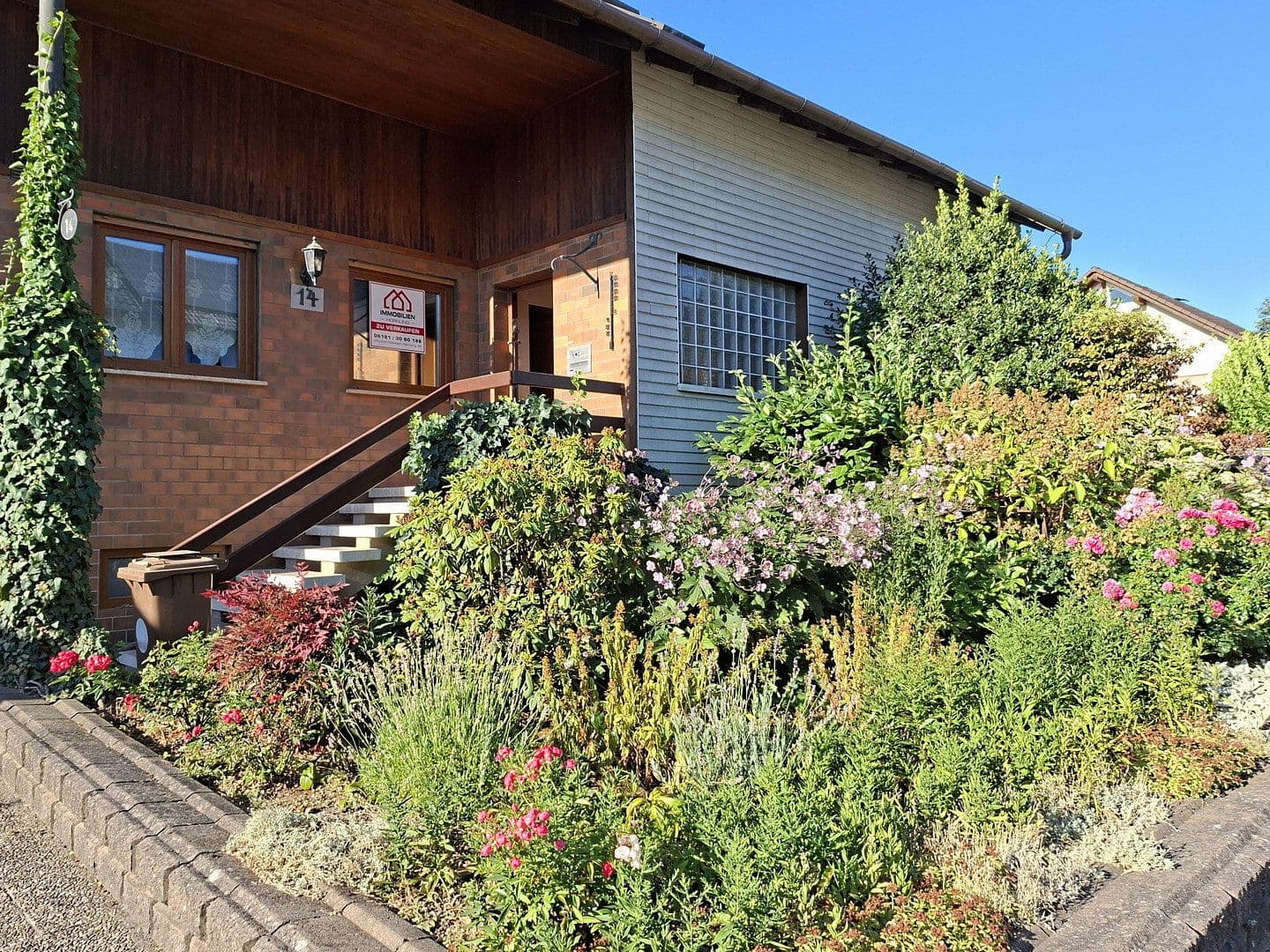 Prodej domu 150 m², pozemek 868 m², Sudetenstraße 14, Bruchköbel, Hessen Prodej domu 150 m², pozemek 868 m², Sudetenstraße 14, Bruchköbel, Hessen