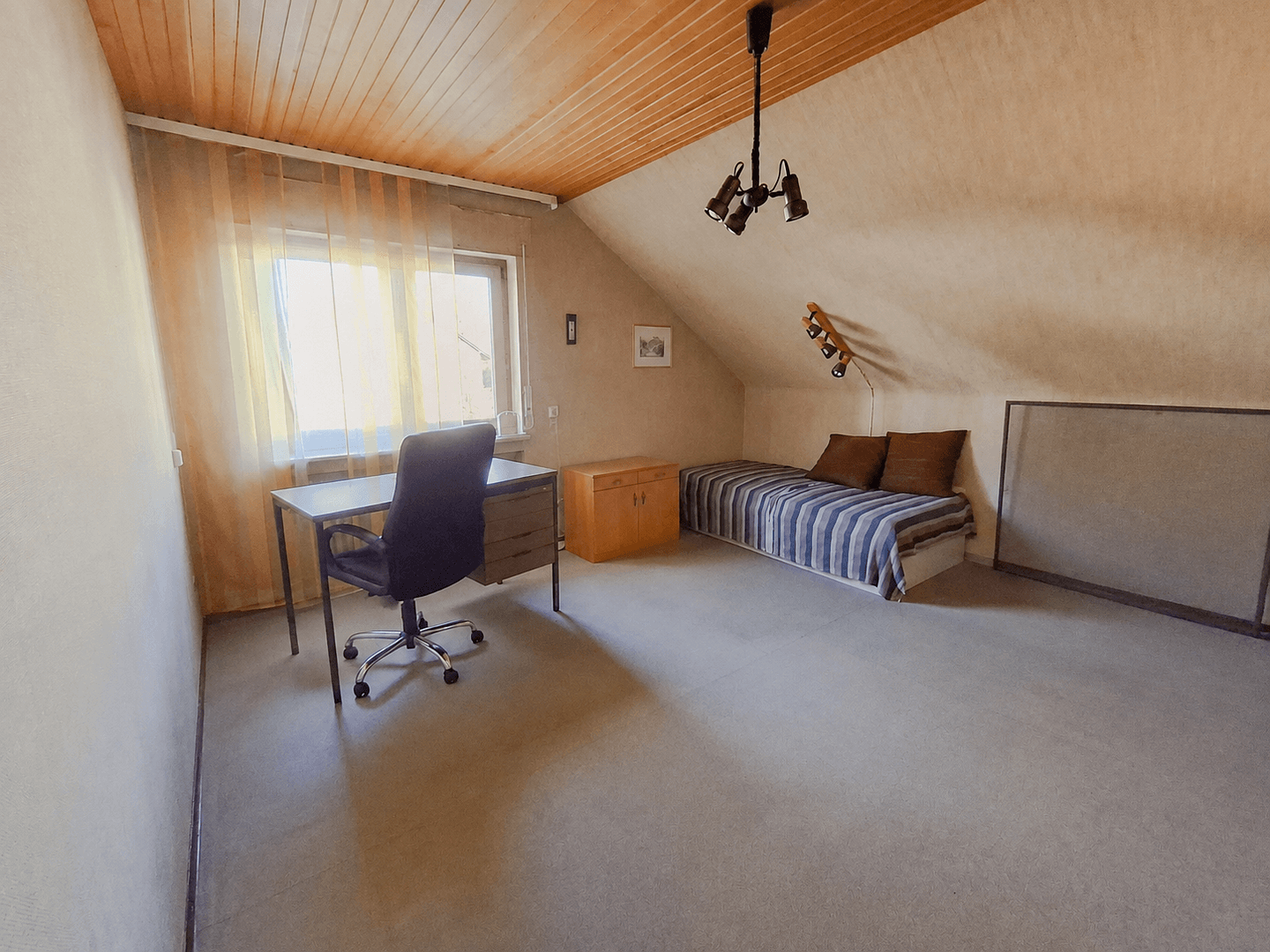 Prodej domu 150 m², pozemek 868 m², Sudetenstraße 14, Bruchköbel, Hessen Prodej domu 150 m², pozemek 868 m², Sudetenstraße 14, Bruchköbel, Hessen