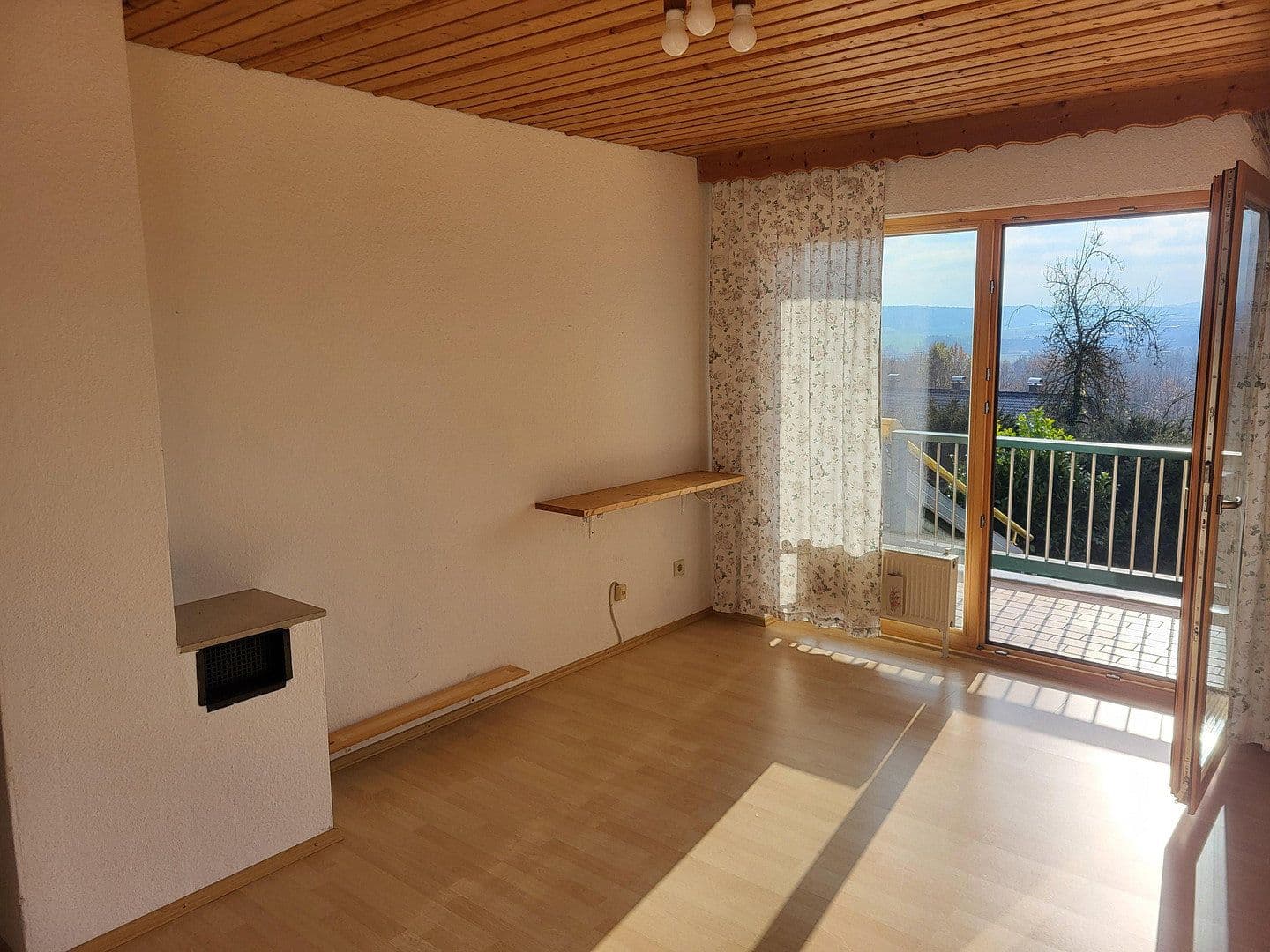 Prodej domu 180 m², pozemek 1.269 m², Marklkofen, Bavorsko Prodej domu 180 m², pozemek 1.269 m², Marklkofen, Bavorsko