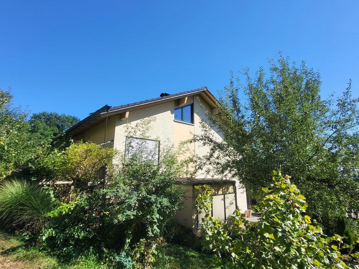 Prodej domu 180 m², pozemek 1.269 m², Marklkofen, Bavorsko Prodej domu 180 m², pozemek 1.269 m², Marklkofen, Bavorsko