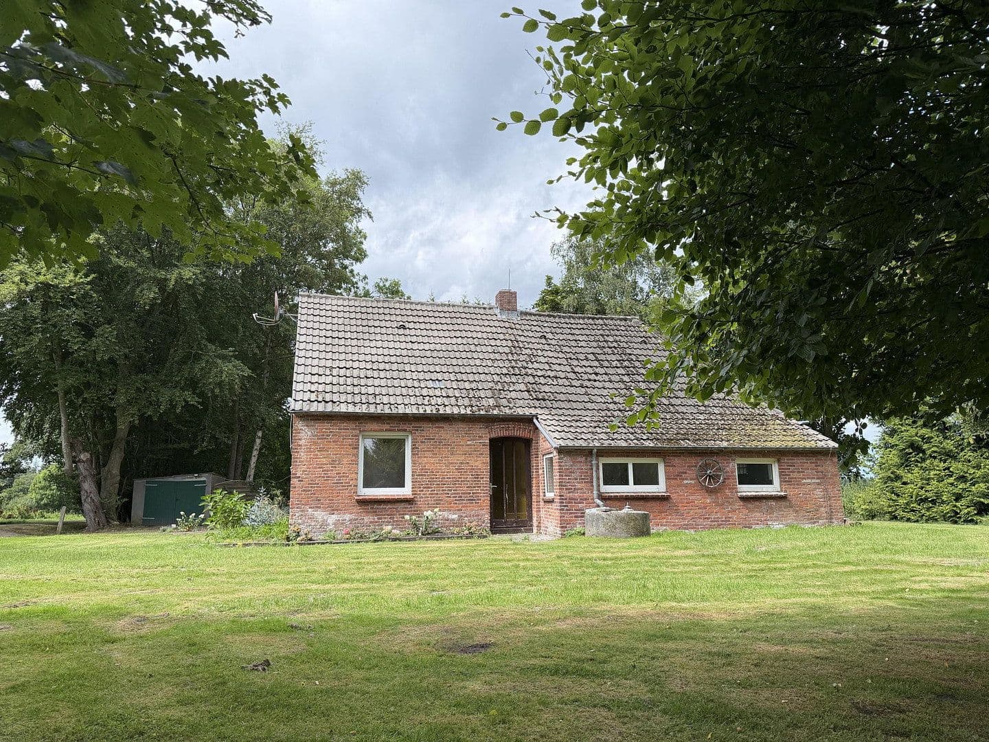 Prodej domu 70 m², pozemek 6.329 m², Bummert Trift 8, Hage, Dolní Sasko Prodej domu 70 m², pozemek 6.329 m², Bummert Trift 8, Hage, Dolní Sasko