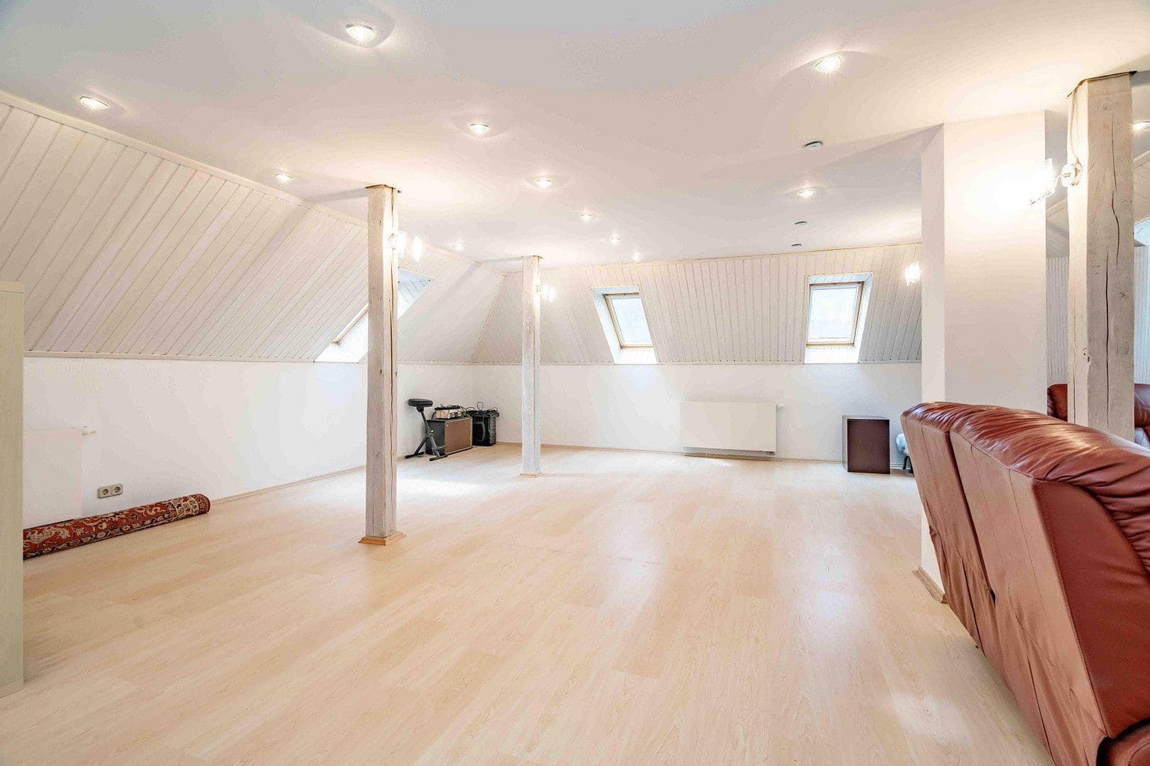 Prodej domu 242 m², pozemek 995 m², Kleinmachnow, Braniborsko Prodej domu 242 m², pozemek 995 m², Kleinmachnow, Braniborsko