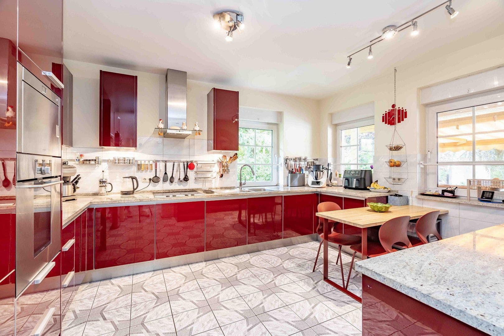 Prodej domu 242 m², pozemek 995 m², Kleinmachnow, Braniborsko Prodej domu 242 m², pozemek 995 m², Kleinmachnow, Braniborsko