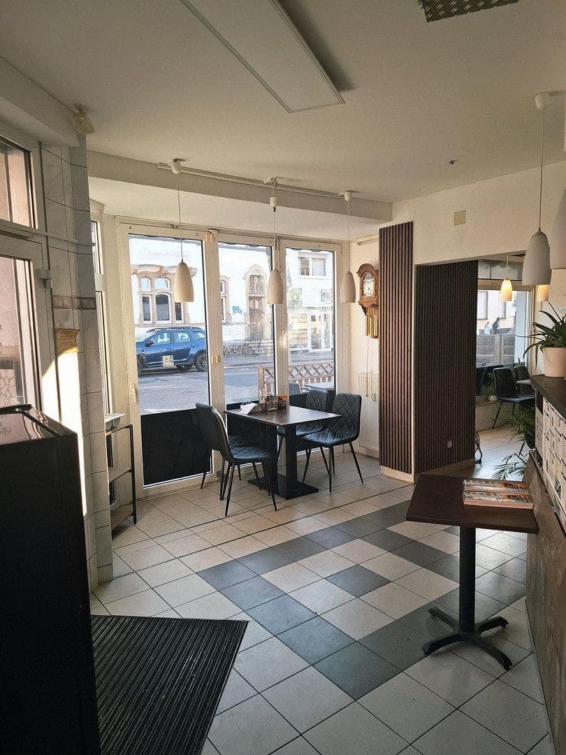 Prodej domu 380 m², pozemek 511 m², Andernach, Porýní-Falc Prodej domu 380 m², pozemek 511 m², Andernach, Porýní-Falc