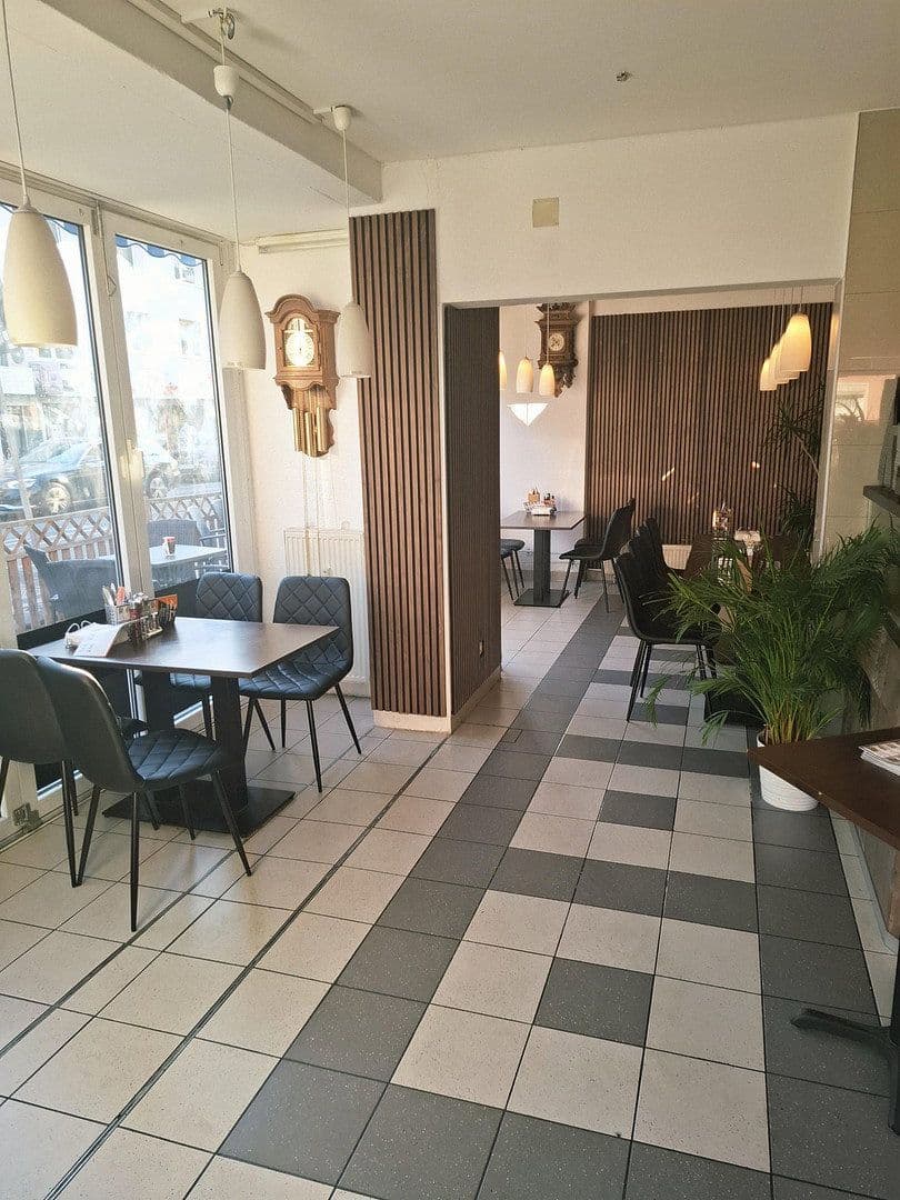 Prodej domu 380 m², pozemek 511 m², Andernach, Porýní-Falc Prodej domu 380 m², pozemek 511 m², Andernach, Porýní-Falc