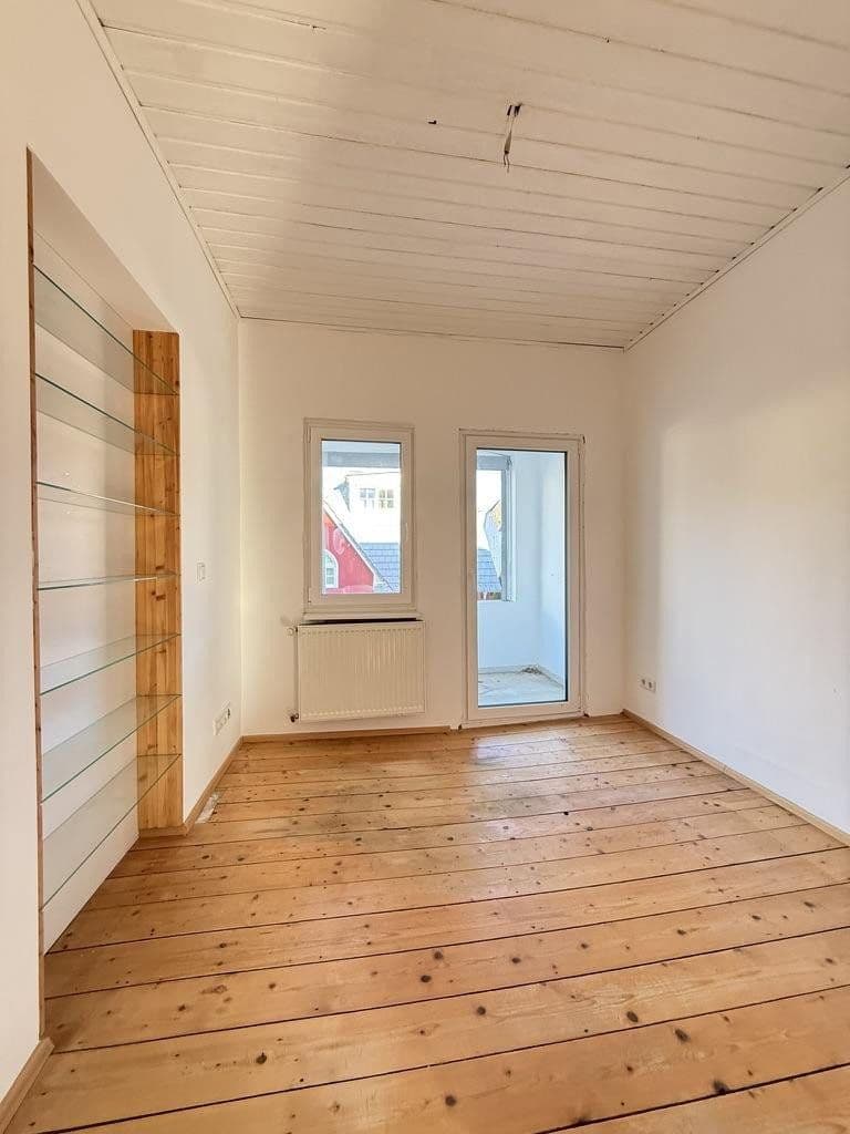 Prodej domu 223 m², pozemek 365 m², Singen (Hohentwiel), Bádensko-Württembersko Prodej domu 223 m², pozemek 365 m², Singen (Hohentwiel), Bádensko-Württembersko