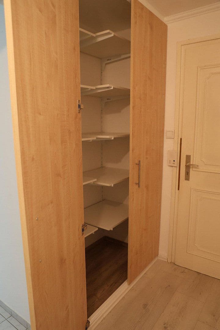 Prodej bytu 2+1 56 m², Engadiner Str. 30, München, Bavorsko Prodej bytu 2+1 56 m², Engadiner Str. 30, München, Bavorsko