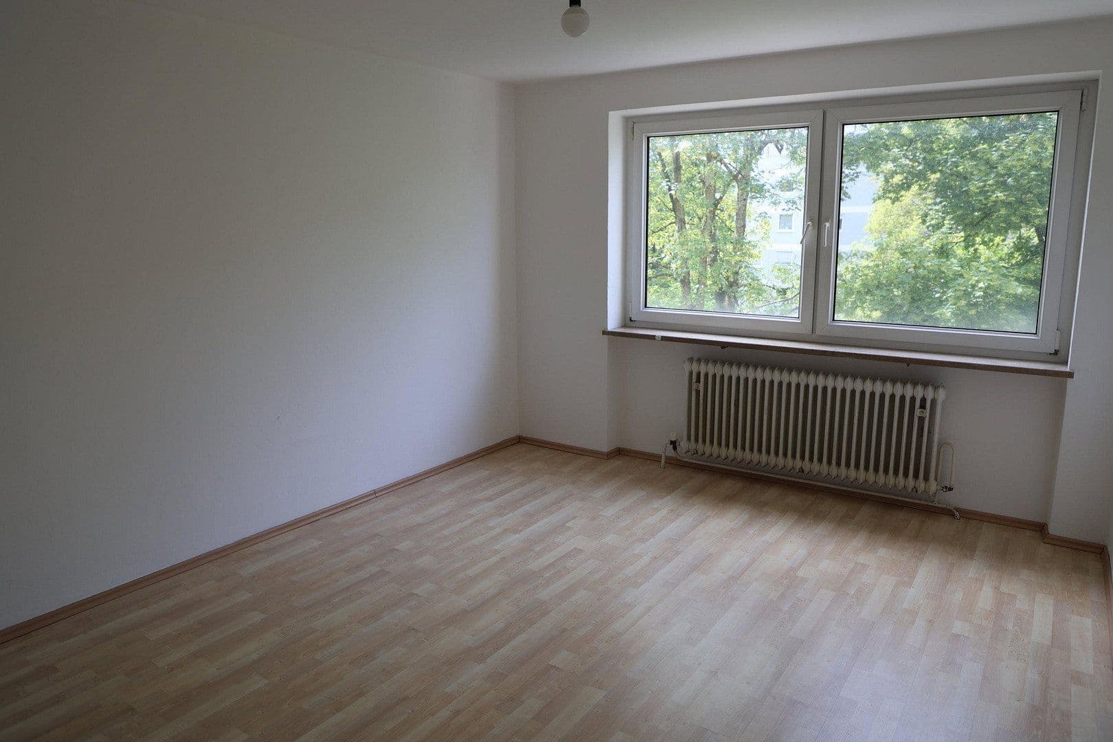 Prodej bytu 2+1 56 m², Engadiner Str. 30, München, Bavorsko Prodej bytu 2+1 56 m², Engadiner Str. 30, München, Bavorsko