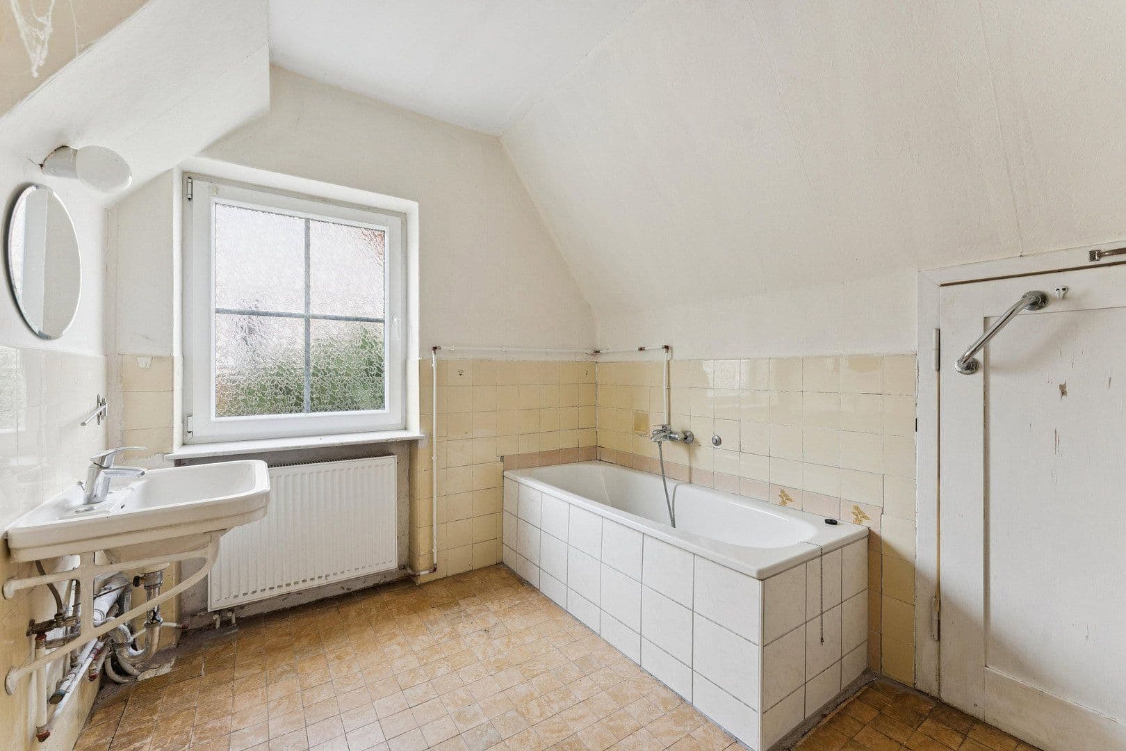 Prodej domu 140 m², pozemek 416 m², Freiheitsstrasse 13, Heilbad Heiligenstadt, Durynsko Prodej domu 140 m², pozemek 416 m², Freiheitsstrasse 13, Heilbad Heiligenstadt, Durynsko