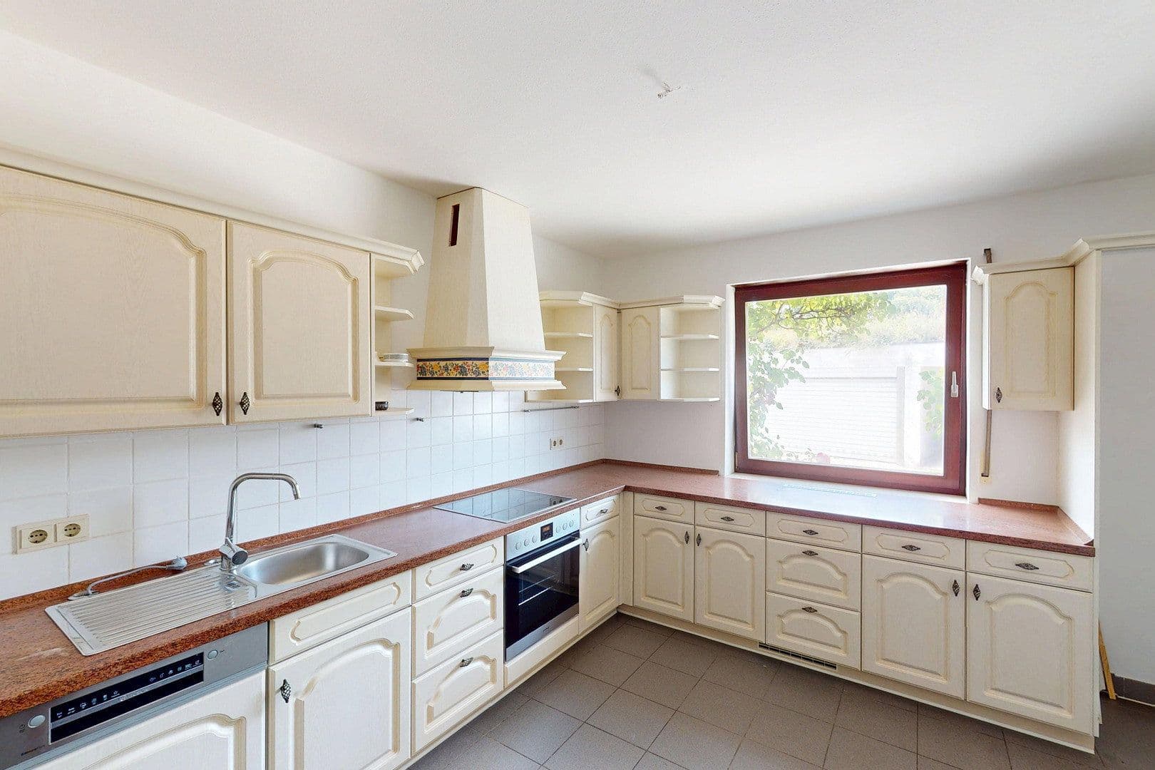 Prodej domu 143 m², pozemek 235 m², Donauschwabenstraße, Eching, Bavorsko Prodej domu 143 m², pozemek 235 m², Donauschwabenstraße, Eching, Bavorsko