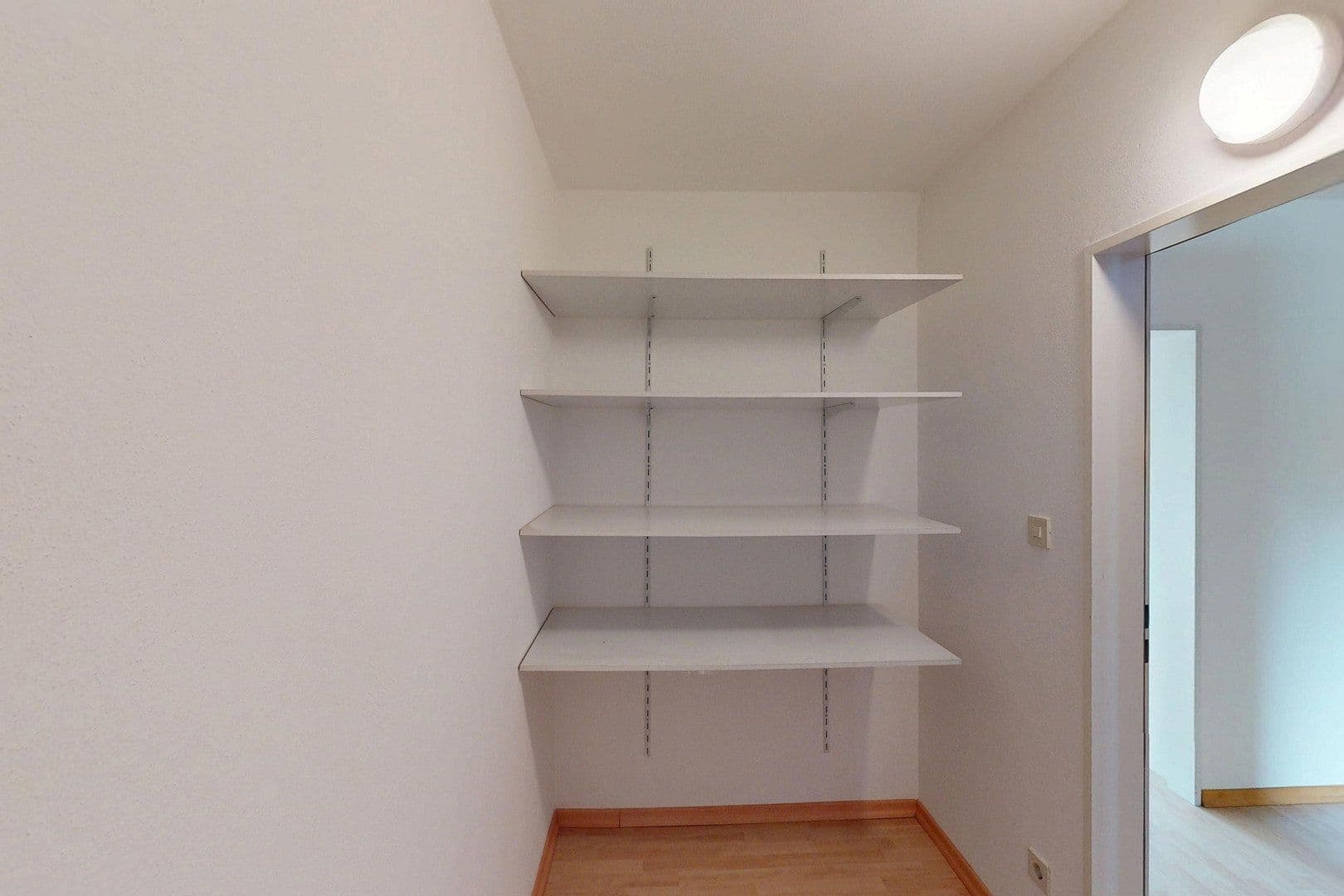 Prodej domu 143 m², pozemek 235 m², Donauschwabenstraße, Eching, Bavorsko Prodej domu 143 m², pozemek 235 m², Donauschwabenstraße, Eching, Bavorsko