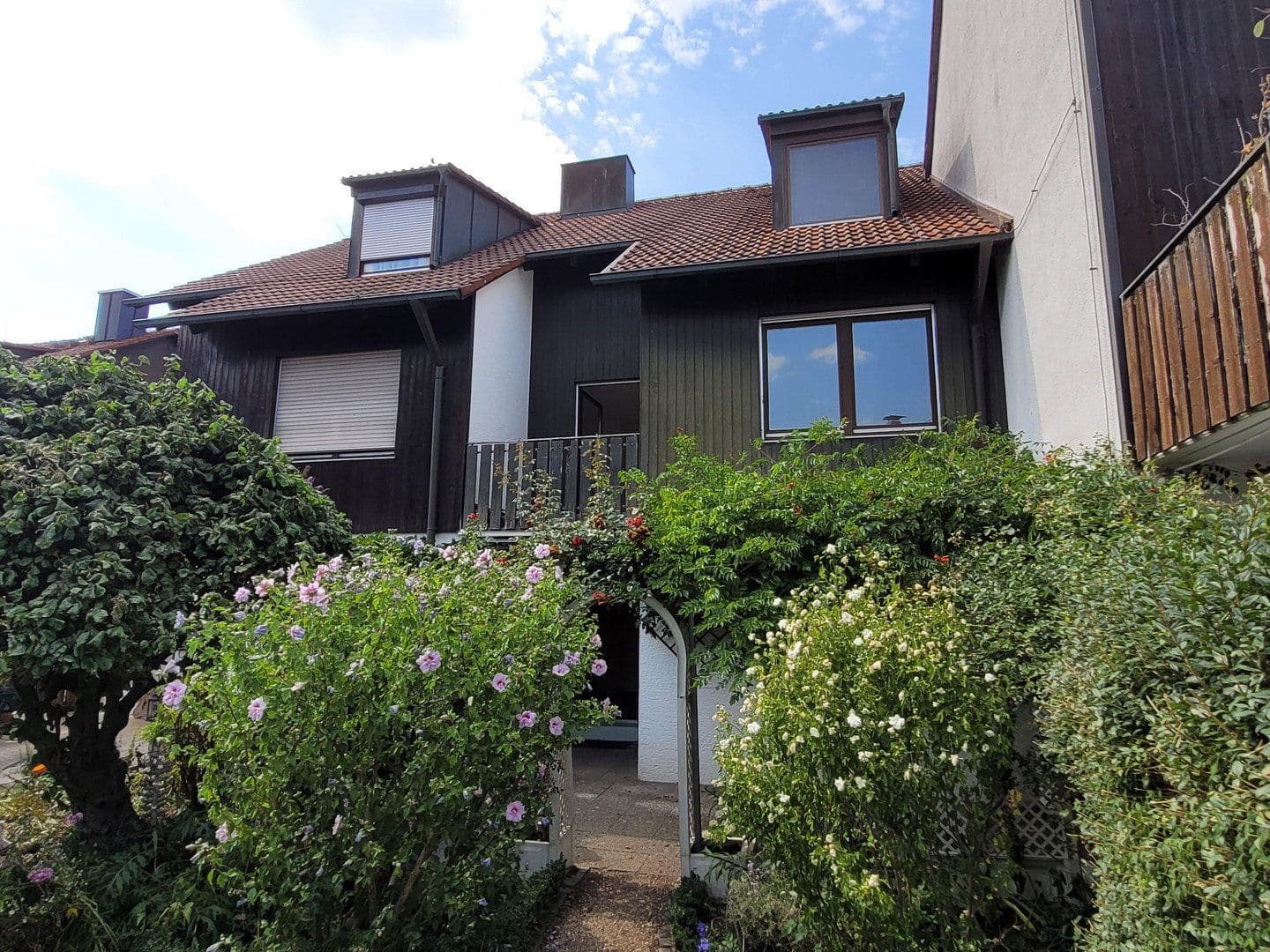 Prodej domu 143 m², pozemek 235 m², Donauschwabenstraße, Eching, Bavorsko Prodej domu 143 m², pozemek 235 m², Donauschwabenstraße, Eching, Bavorsko