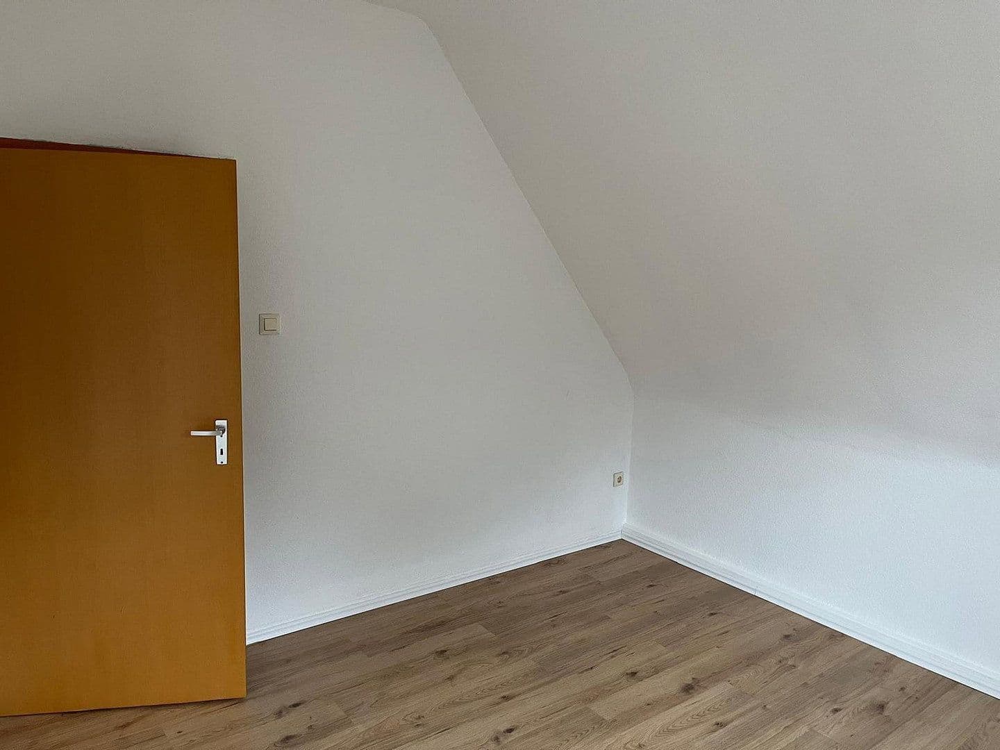Pronájem bytu 2+1 43 m², Oberhausen, Severní Porýní-Vestfálsko Pronájem bytu 2+1 43 m², Oberhausen, Severní Porýní-Vestfálsko