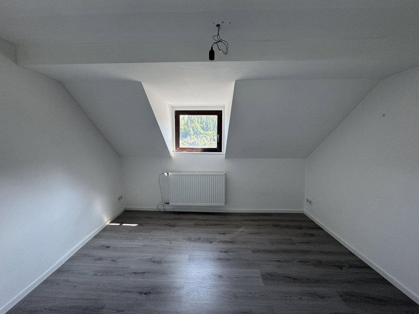 Prodej domu 115 m², pozemek 1.025 m², Im Hohlenfels 24, Kirn, Porýní-Falc Prodej domu 115 m², pozemek 1.025 m², Im Hohlenfels 24, Kirn, Porýní-Falc