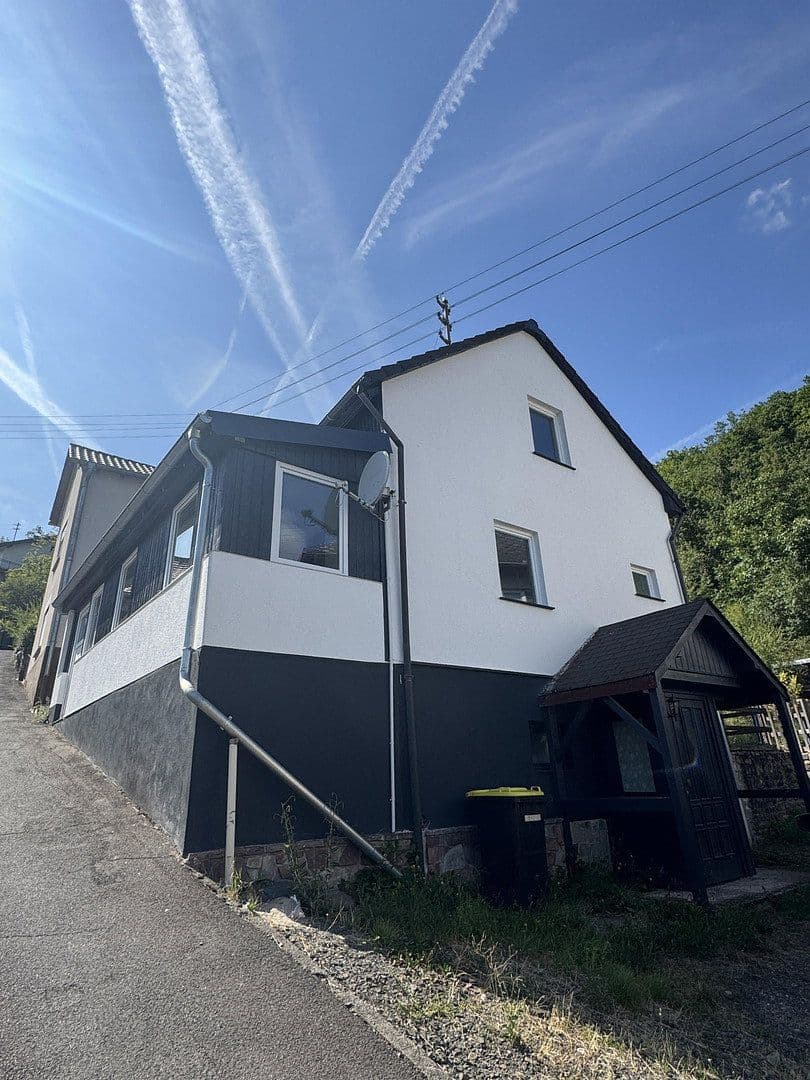 Prodej domu 115 m², pozemek 1.025 m², Im Hohlenfels 24, Kirn, Porýní-Falc Prodej domu 115 m², pozemek 1.025 m², Im Hohlenfels 24, Kirn, Porýní-Falc