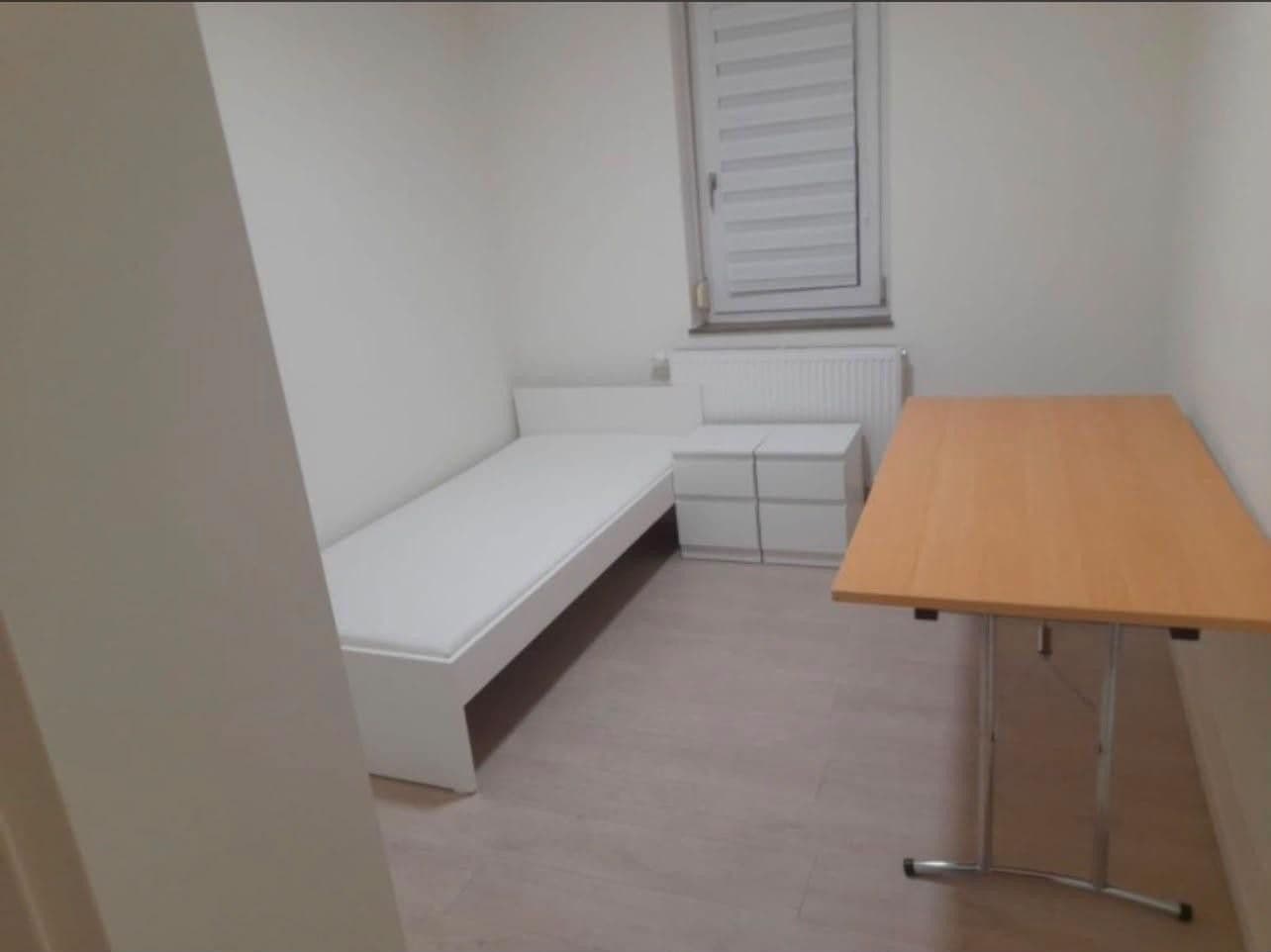 Pronájem bytu 1+1 20 m², Kepler Strasse 20, Ludwigsburg, Bádensko-Württembersko Pronájem bytu 1+1 20 m², Kepler Strasse 20, Ludwigsburg, Bádensko-Württembersko