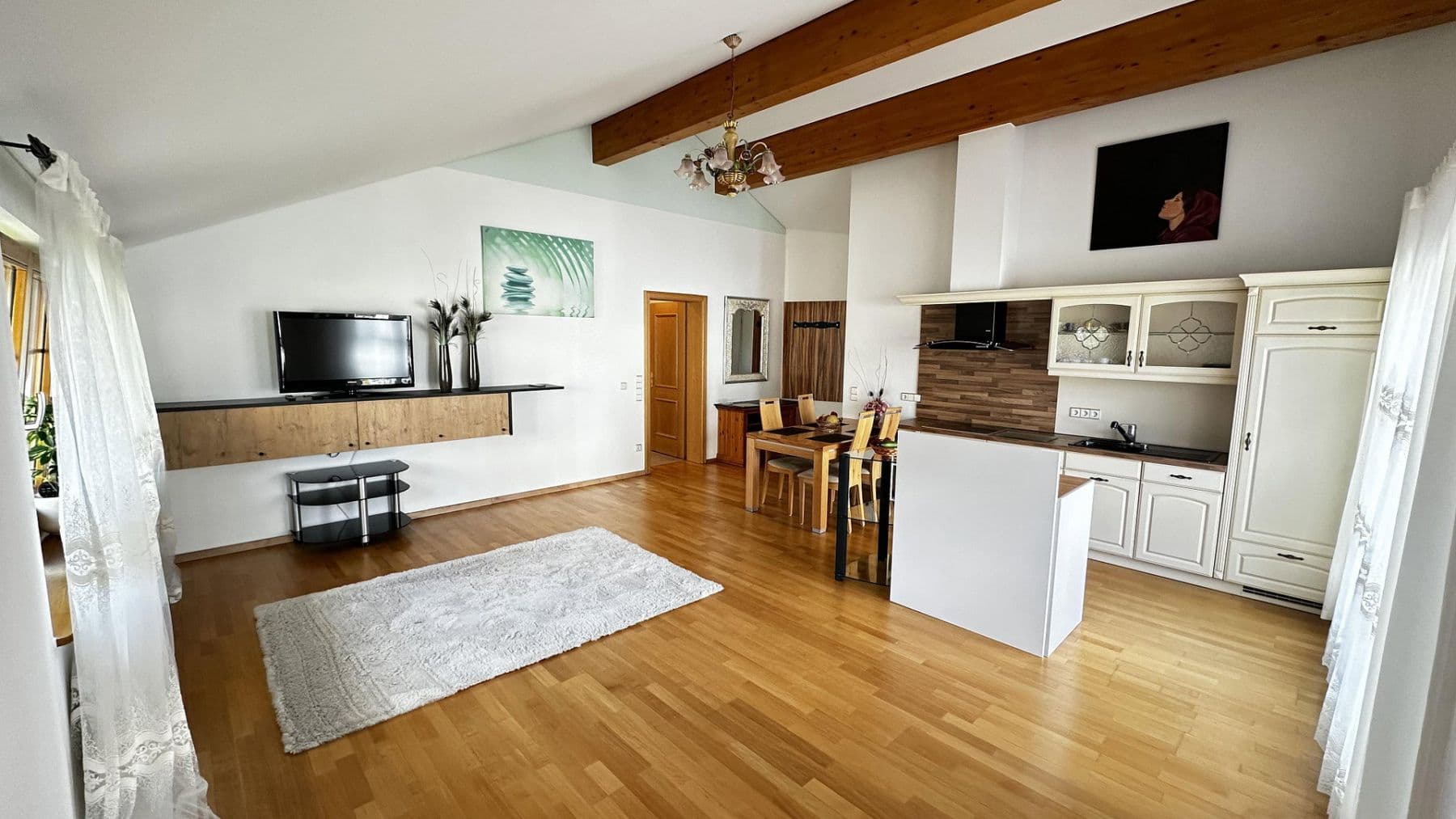 Pronájem bytu 2+1 69 m², Bad Herrenalb, Bádensko-Württembersko Pronájem bytu 2+1 69 m², Bad Herrenalb, Bádensko-Württembersko