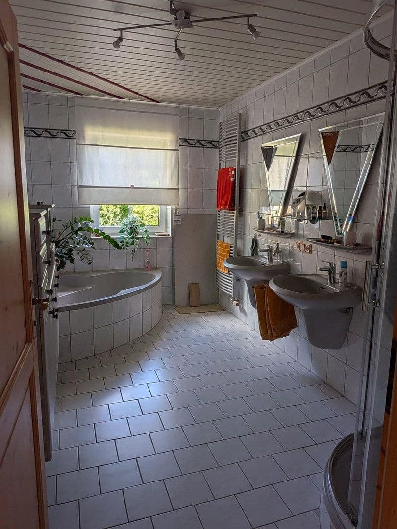 Prodej domu 200 m², pozemek 719 m², Ahornstr. 34, Markt Bibart, Bavorsko Prodej domu 200 m², pozemek 719 m², Ahornstr. 34, Markt Bibart, Bavorsko