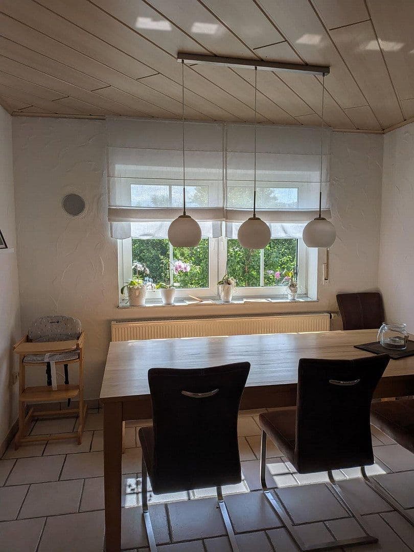 Prodej domu 200 m², pozemek 719 m², Ahornstr. 34, Markt Bibart, Bavorsko Prodej domu 200 m², pozemek 719 m², Ahornstr. 34, Markt Bibart, Bavorsko