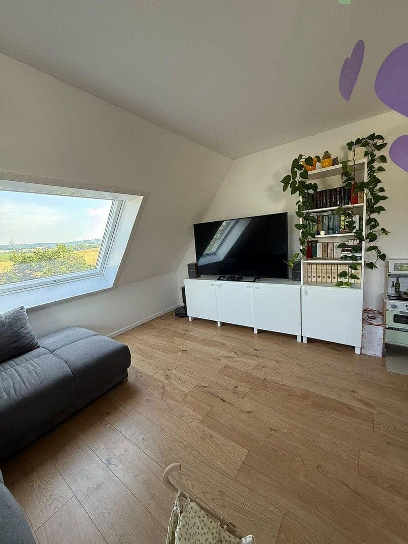 Prodej domu 200 m², pozemek 719 m², Ahornstr. 34, Markt Bibart, Bavorsko Prodej domu 200 m², pozemek 719 m², Ahornstr. 34, Markt Bibart, Bavorsko