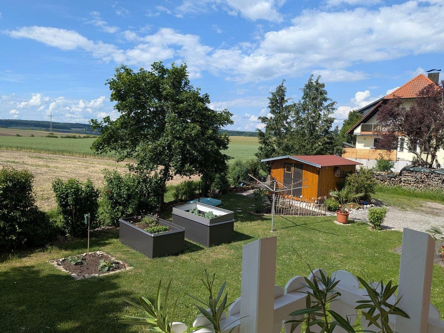 Prodej domu 200 m², pozemek 719 m², Ahornstr. 34, Markt Bibart, Bavorsko Prodej domu 200 m², pozemek 719 m², Ahornstr. 34, Markt Bibart, Bavorsko