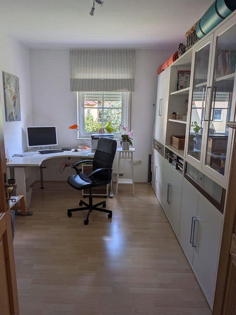 Prodej domu 200 m², pozemek 719 m², Ahornstr. 34, Markt Bibart, Bavorsko Prodej domu 200 m², pozemek 719 m², Ahornstr. 34, Markt Bibart, Bavorsko