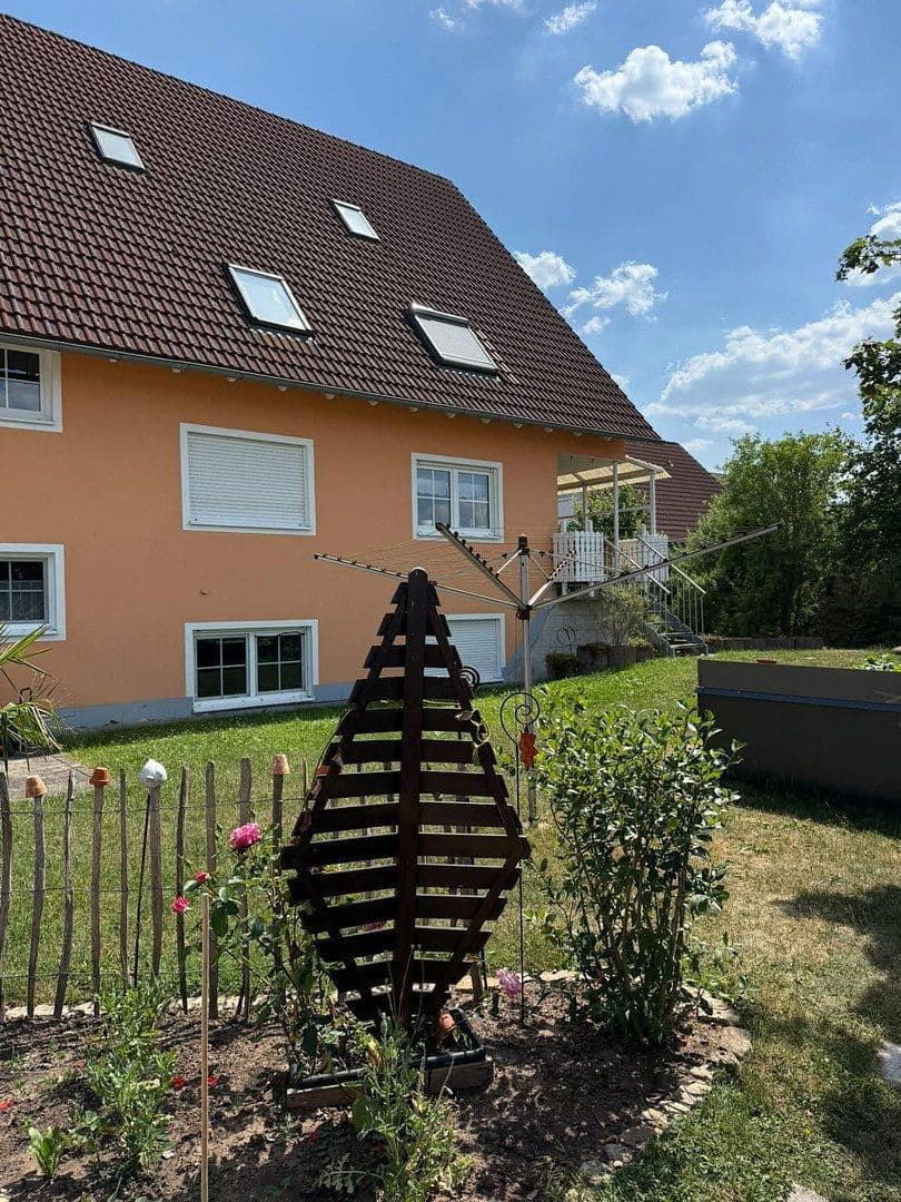 Prodej domu 200 m², pozemek 719 m², Ahornstr. 34, Markt Bibart, Bavorsko Prodej domu 200 m², pozemek 719 m², Ahornstr. 34, Markt Bibart, Bavorsko