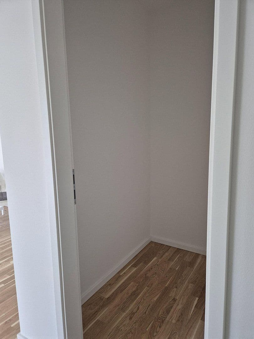 Pronájem bytu 1+1 43 m², Schillerstr. 21, Berlin, Berlín Pronájem bytu 1+1 43 m², Schillerstr. 21, Berlin, Berlín