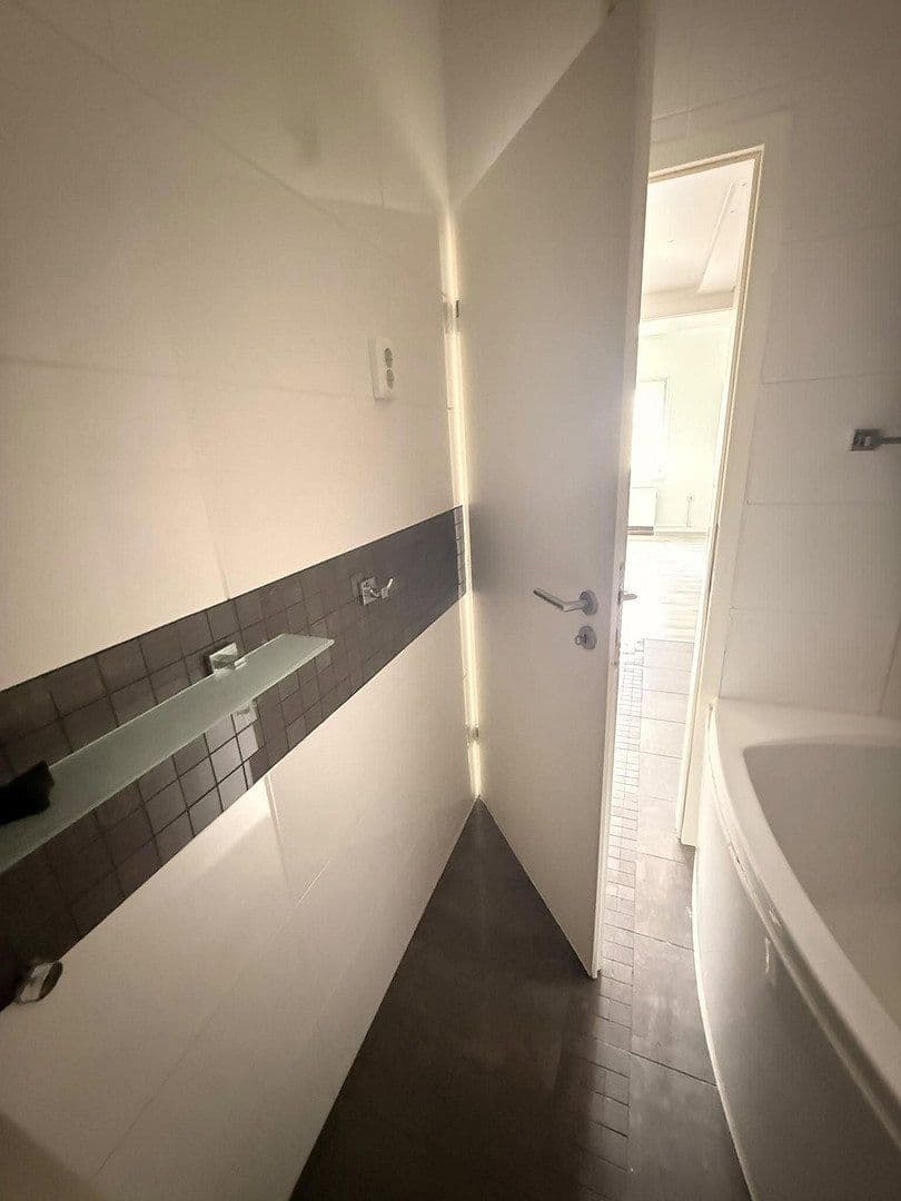 Pronájem bytu 3+1 65 m², Hobeisenstr., Essen, Severní Porýní-Vestfálsko Pronájem bytu 3+1 65 m², Hobeisenstr., Essen, Severní Porýní-Vestfálsko