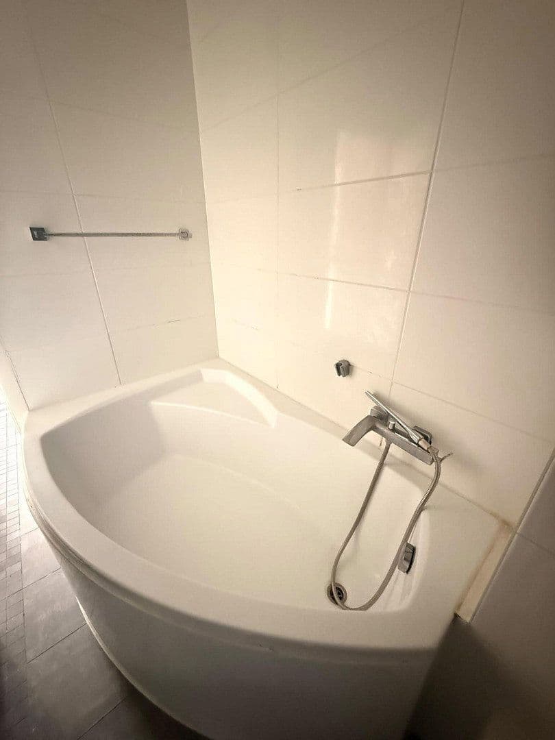 Pronájem bytu 3+1 65 m², Hobeisenstr., Essen, Severní Porýní-Vestfálsko Pronájem bytu 3+1 65 m², Hobeisenstr., Essen, Severní Porýní-Vestfálsko
