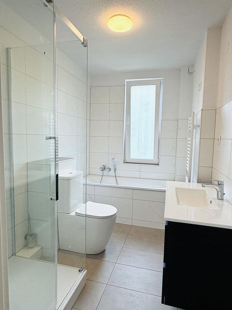 Pronájem domu 180 m², pozemek 800 m², Stadthagen, Dolní Sasko Pronájem domu 180 m², pozemek 800 m², Stadthagen, Dolní Sasko