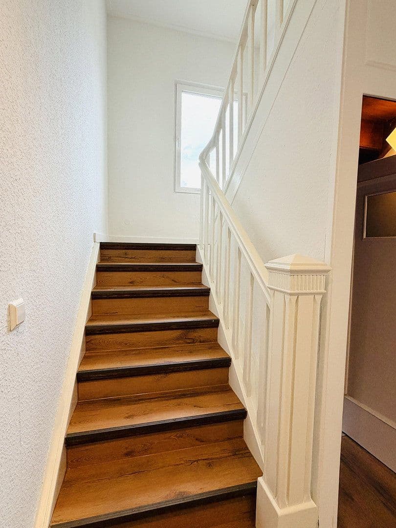 Pronájem domu 180 m², pozemek 800 m², Stadthagen, Dolní Sasko Pronájem domu 180 m², pozemek 800 m², Stadthagen, Dolní Sasko