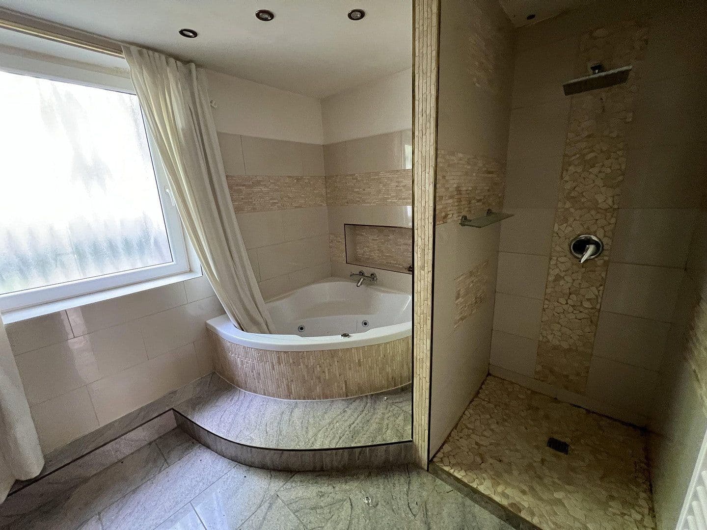 Pronájem bytu 3+1 160 m², Viktor-Reuter-Str. 53, Herne, Severní Porýní-Vestfálsko Pronájem bytu 3+1 160 m², Viktor-Reuter-Str. 53, Herne, Severní Porýní-Vestfálsko
