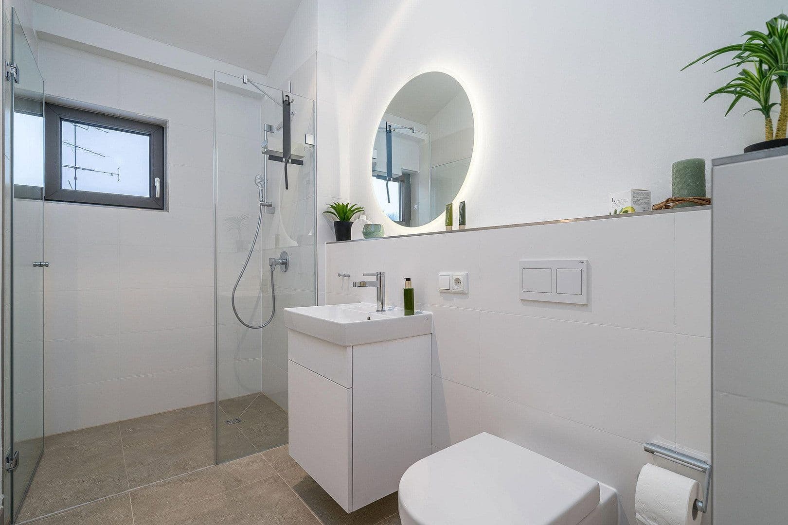Pronájem bytu 2+1 52 m², Kiefernstrasse 25, München, Bavorsko Pronájem bytu 2+1 52 m², Kiefernstrasse 25, München, Bavorsko